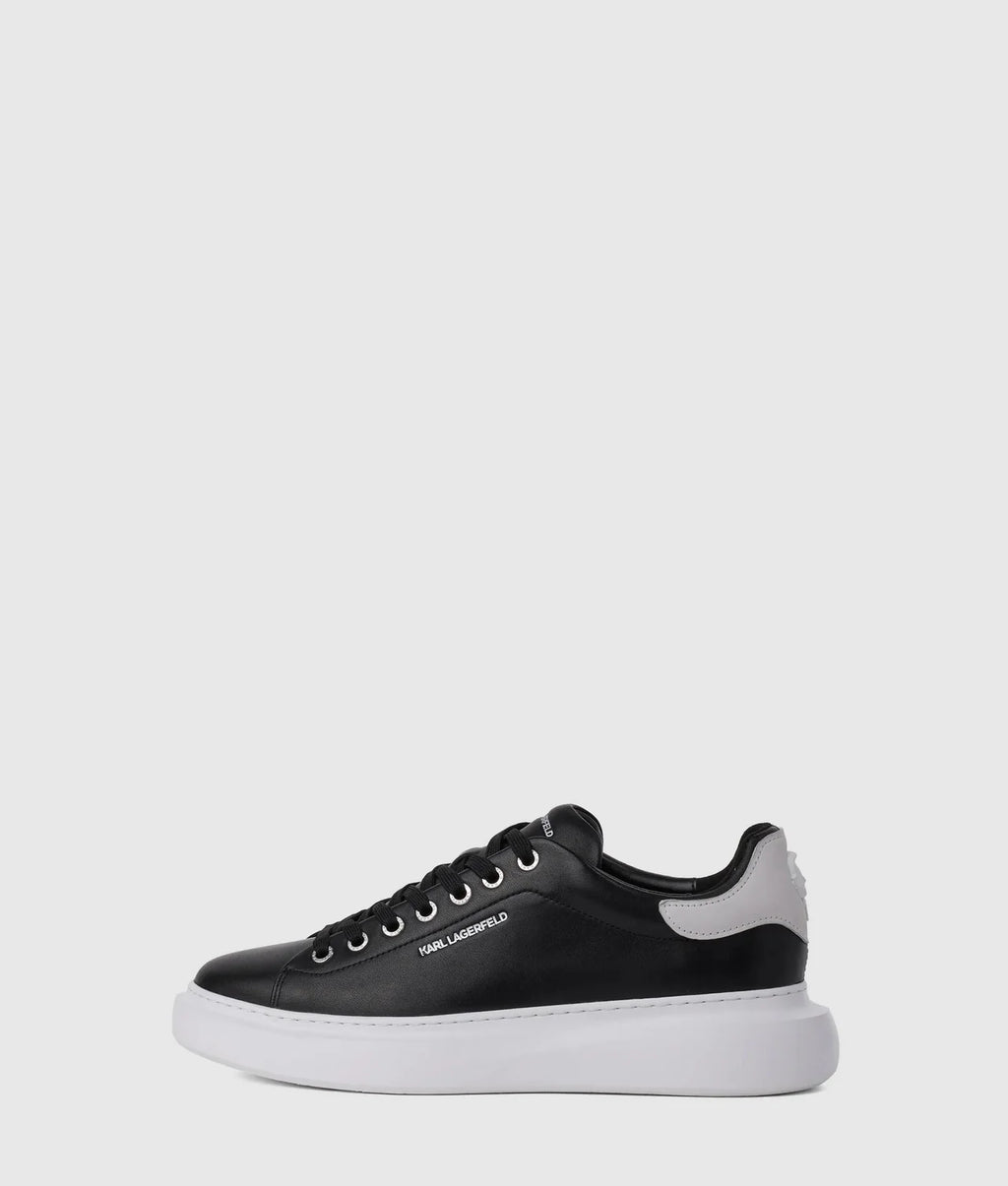 Ikon NFT kore sneakers