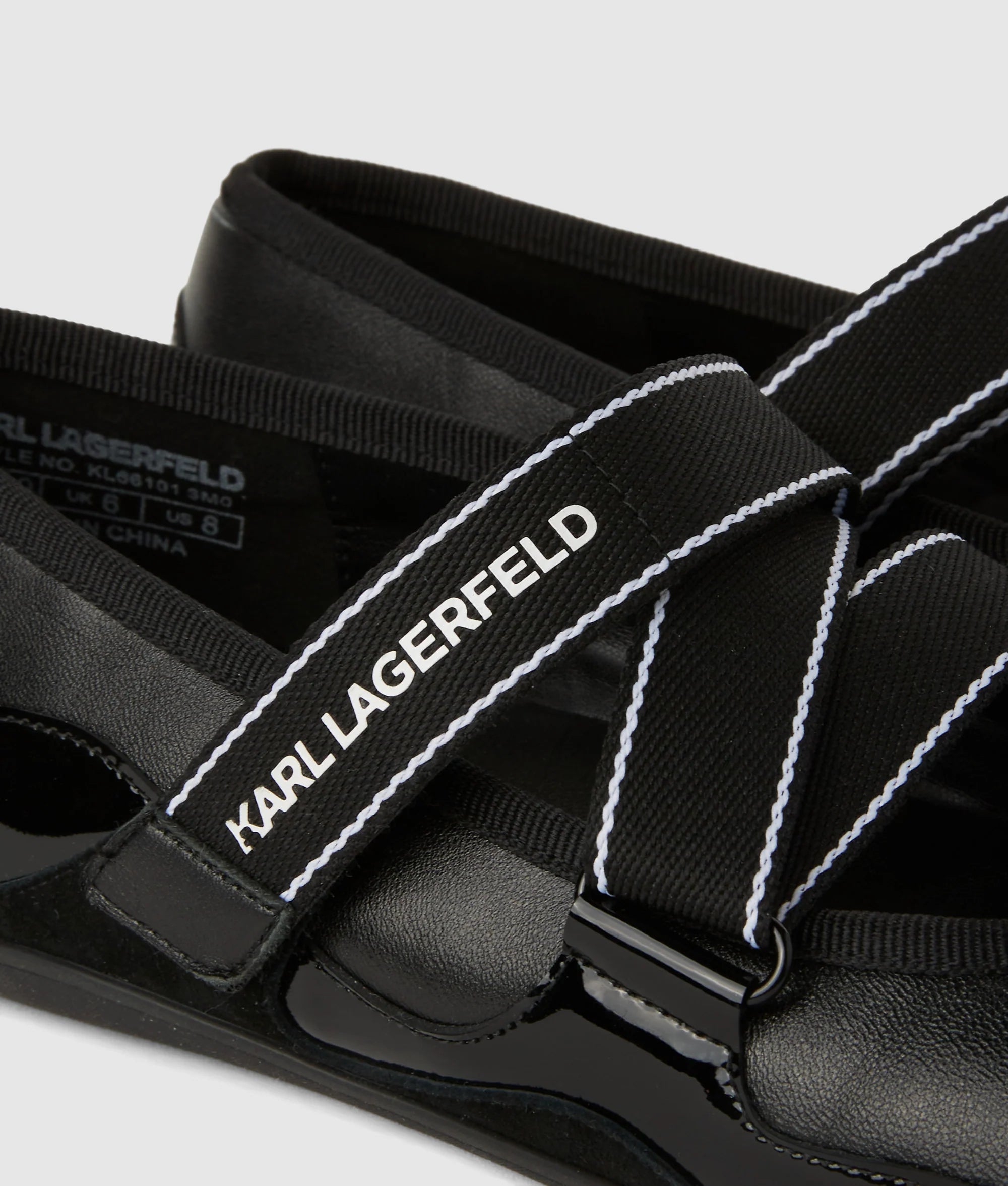 Altia Kross strap flats