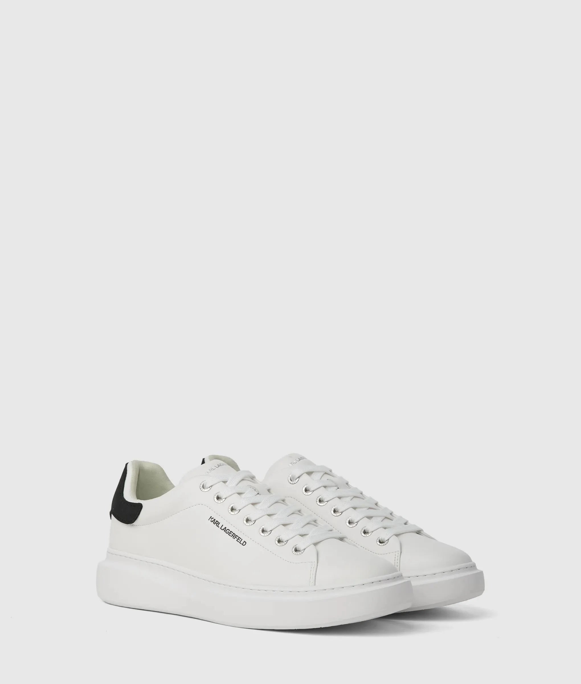 Ikon NFT kore sneakers