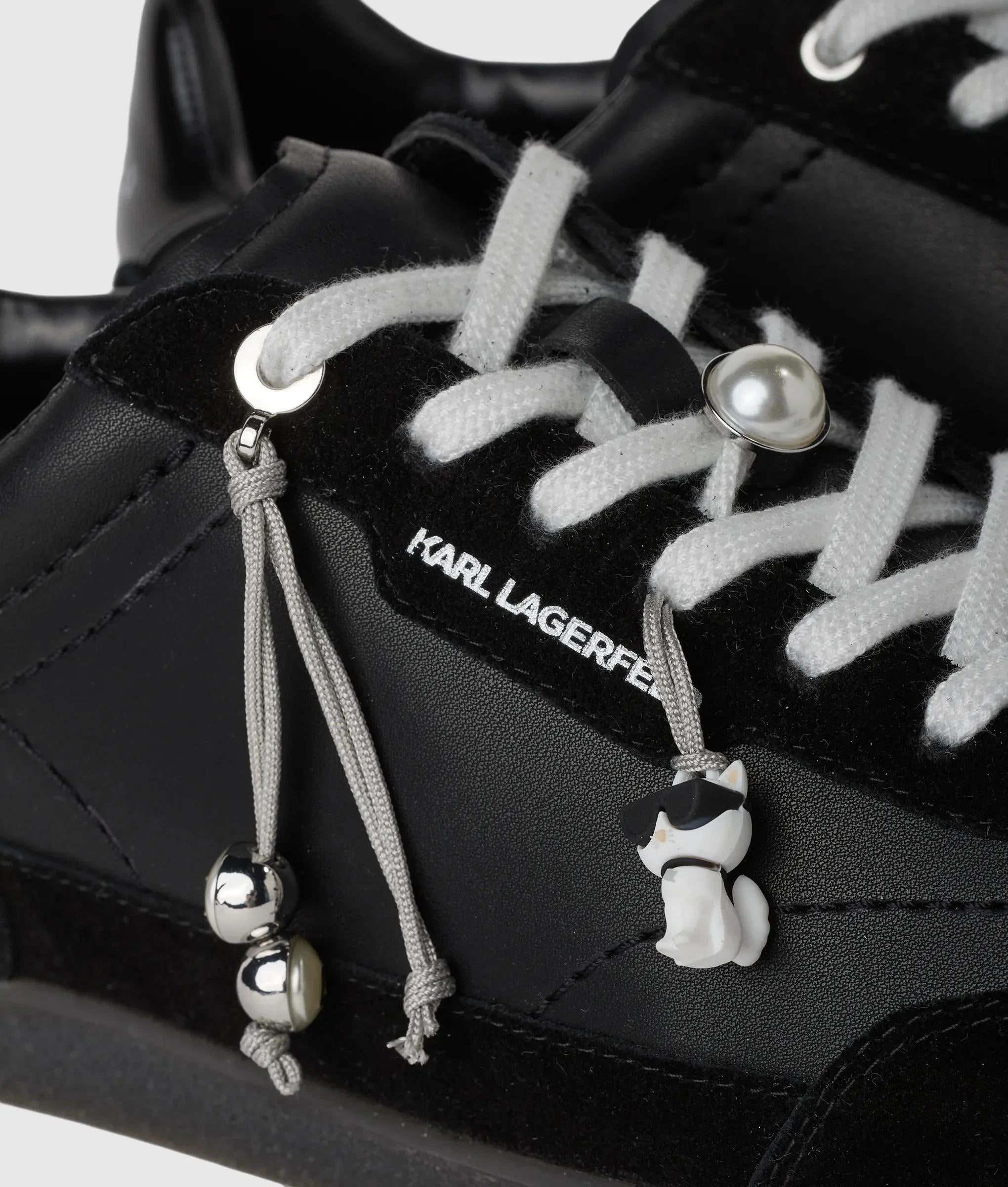 Kandidate Ikon charms sneakers