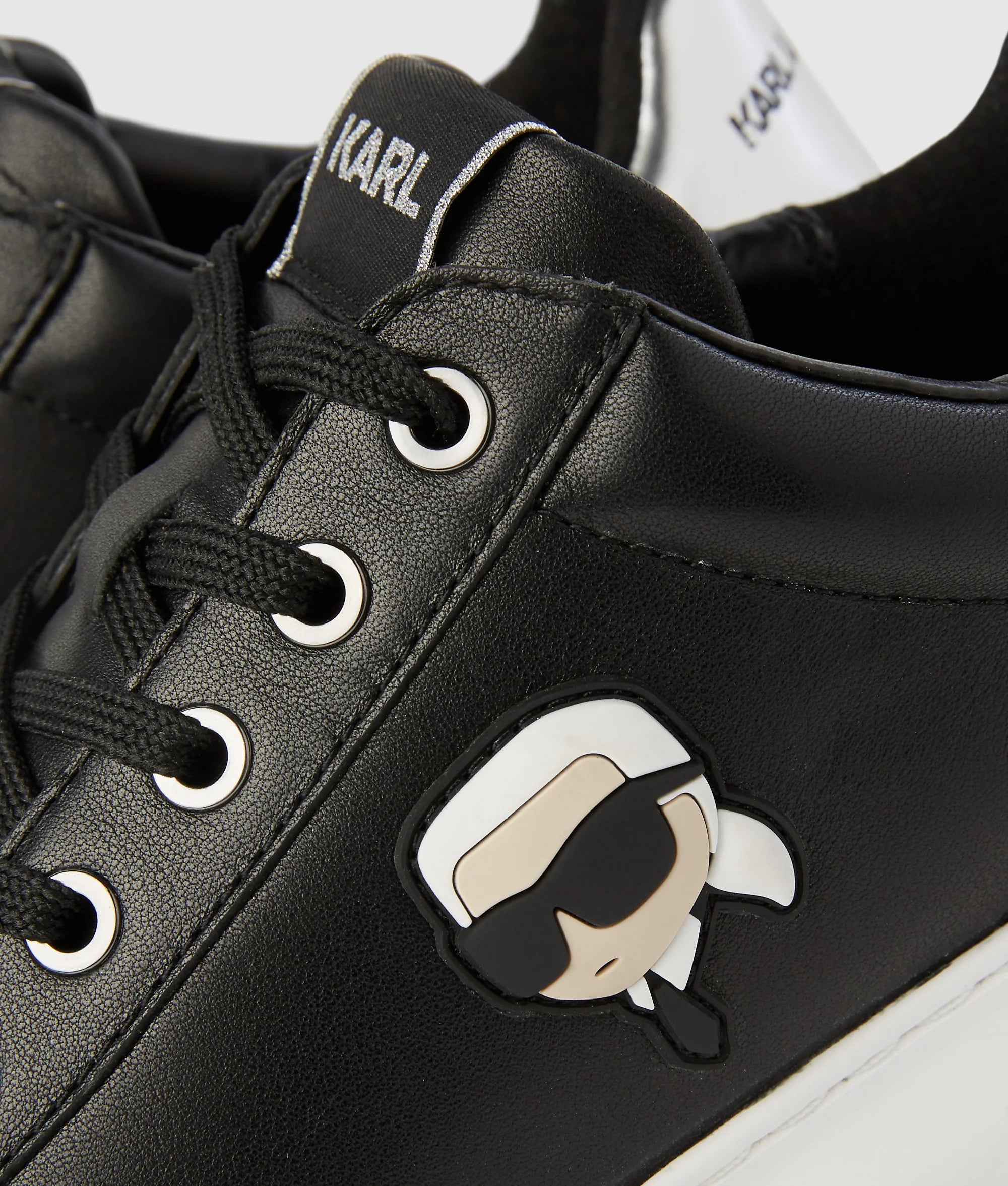 Ikon NFT Kapri sneakers