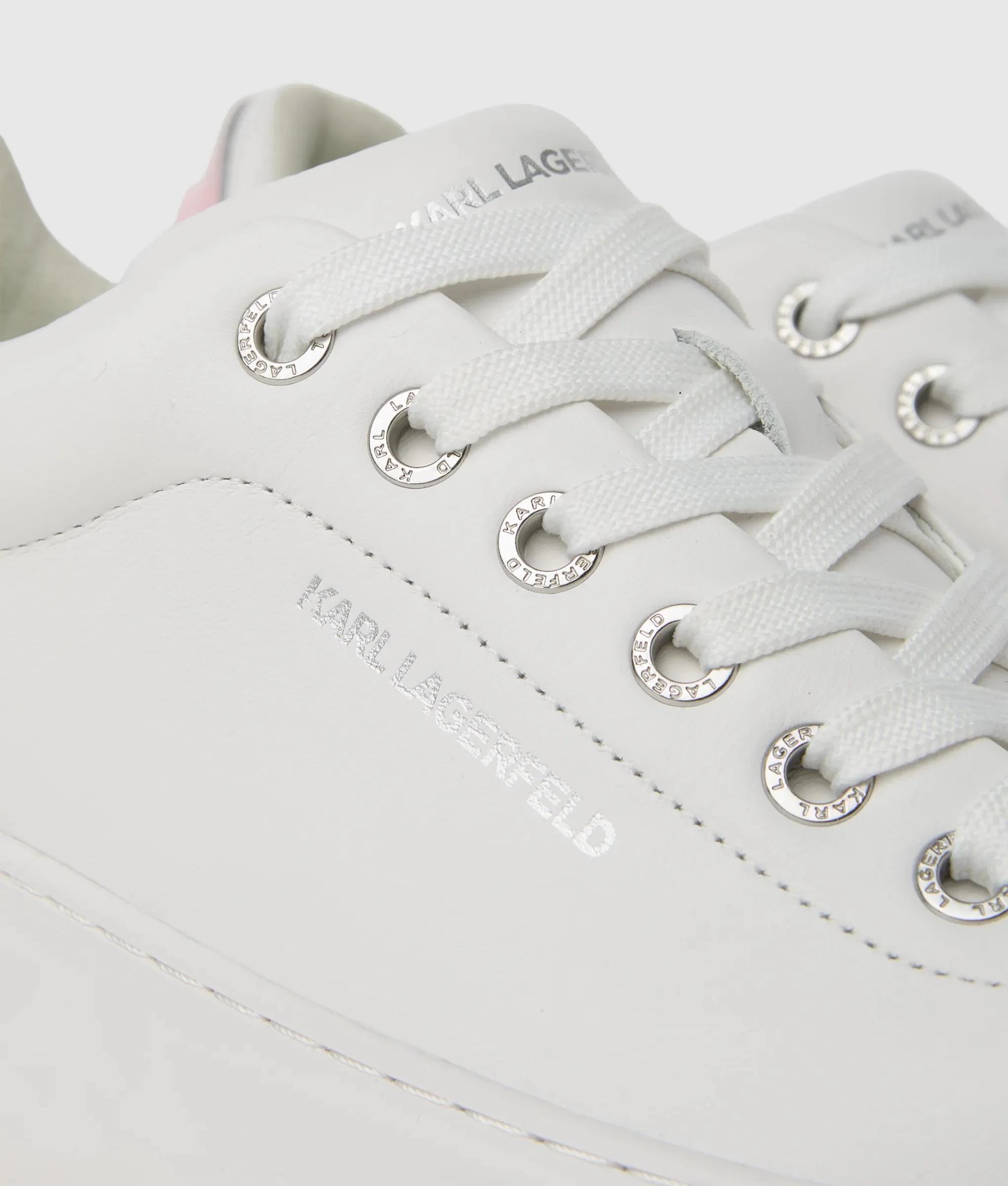 Ikon NFT kore sneakers