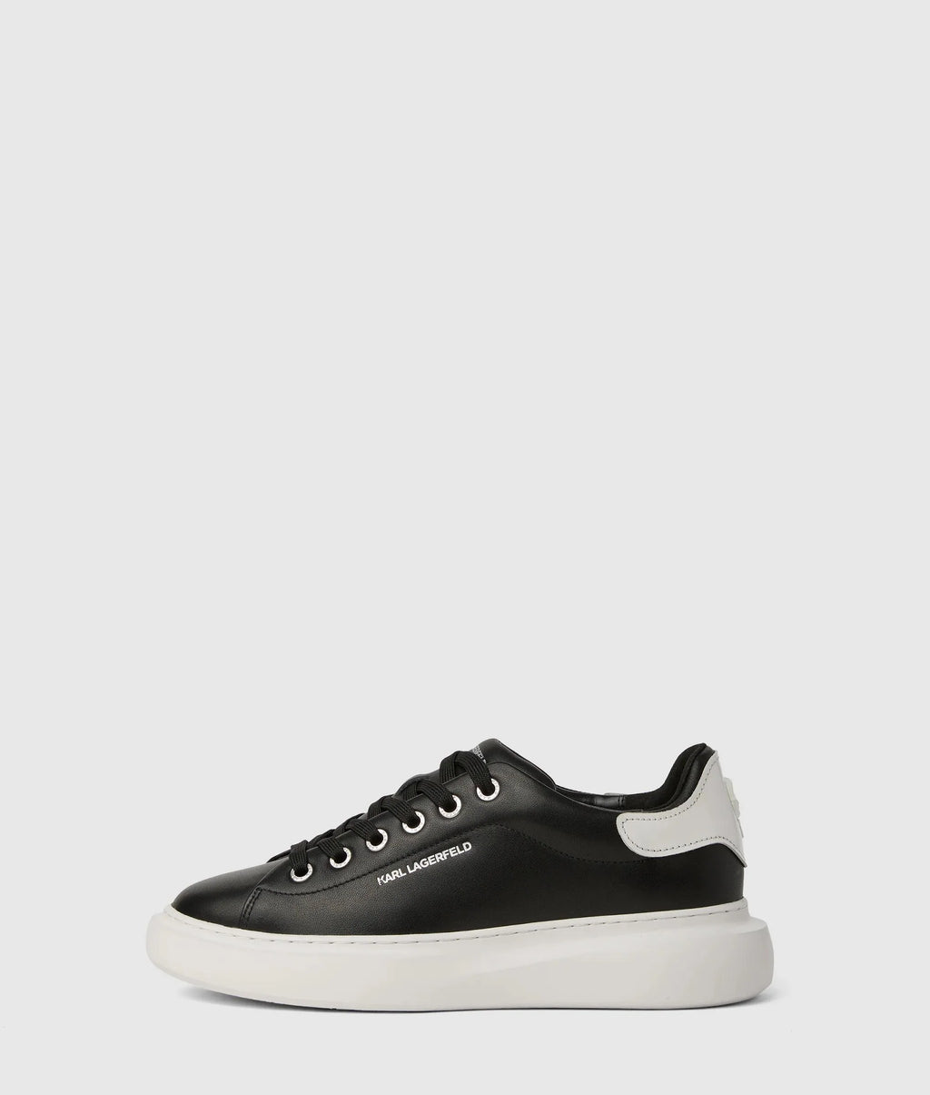 Ikon NFT kore sneakers