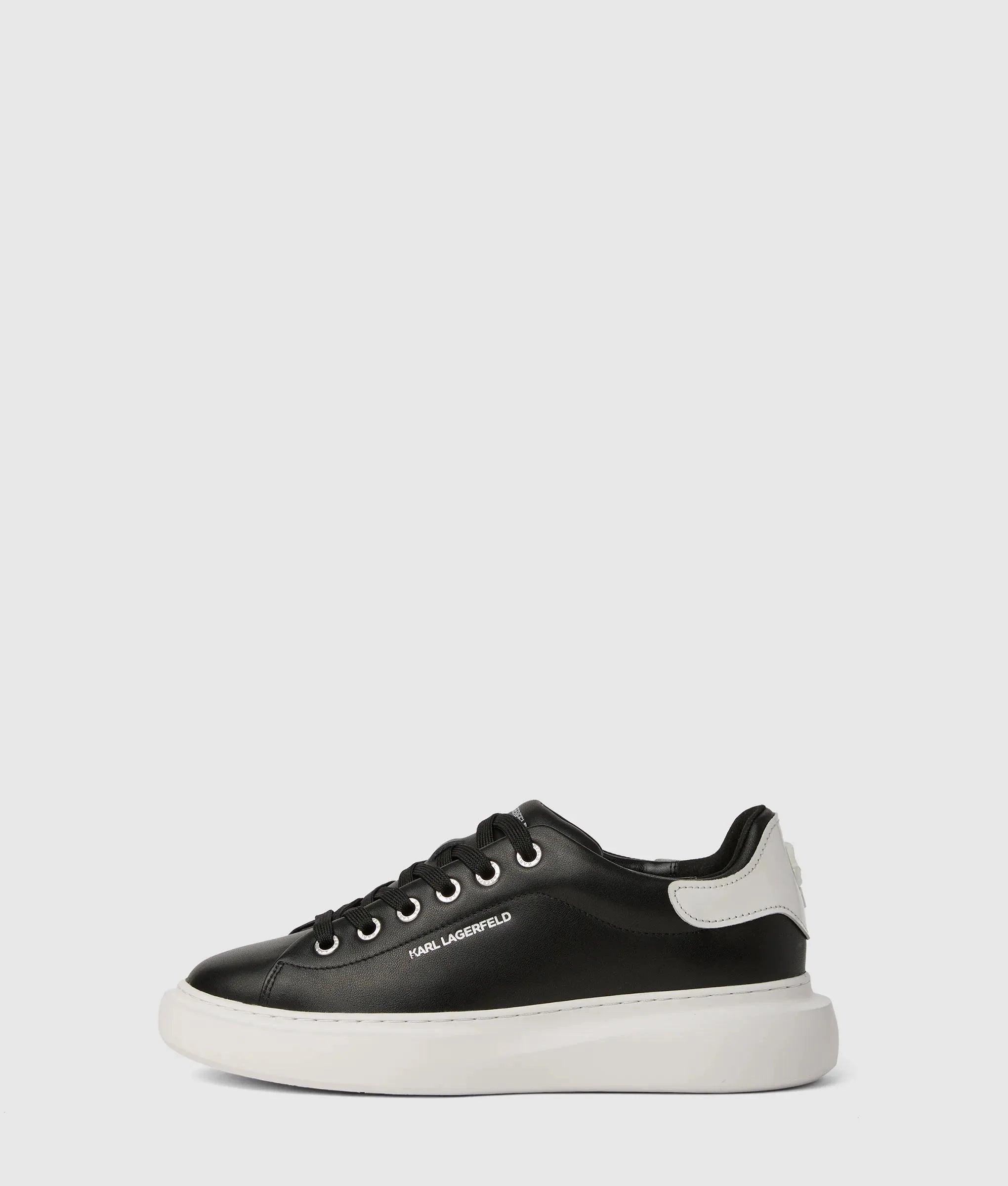 Ikon NFT kore sneakers