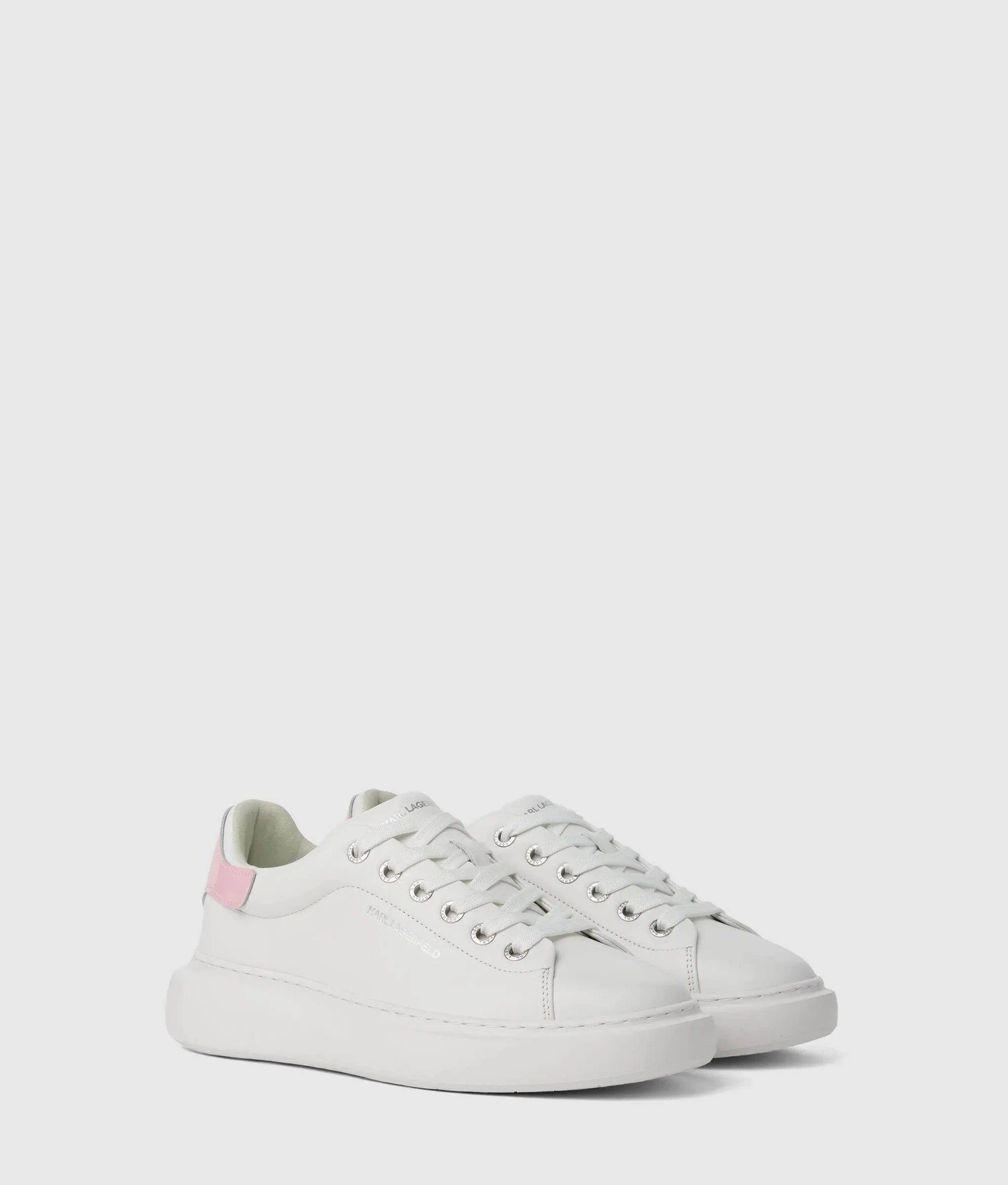 Ikon NFT kore sneakers