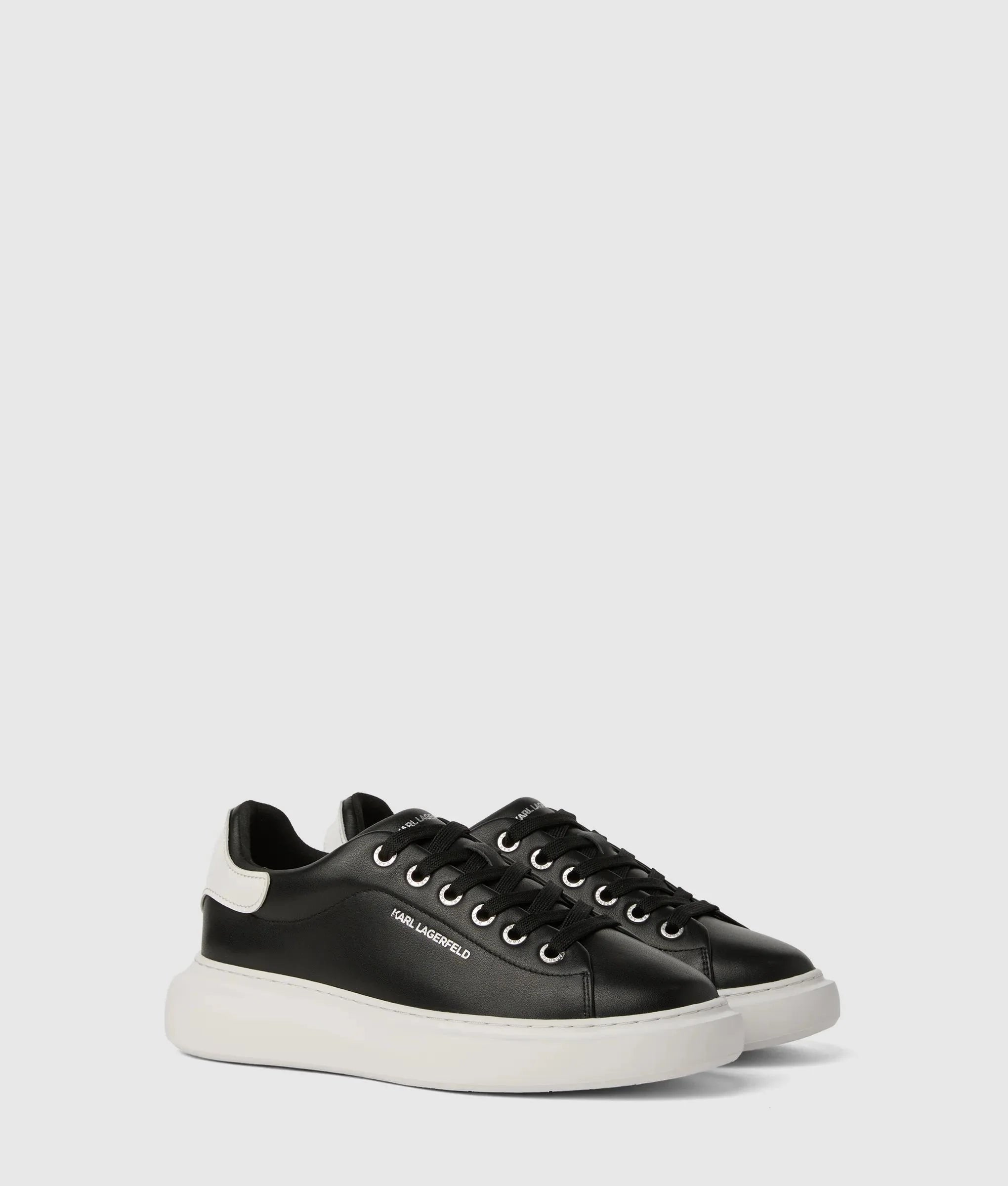 Ikon NFT kore sneakers