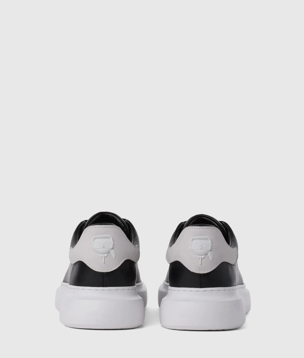 Ikon NFT kore sneakers