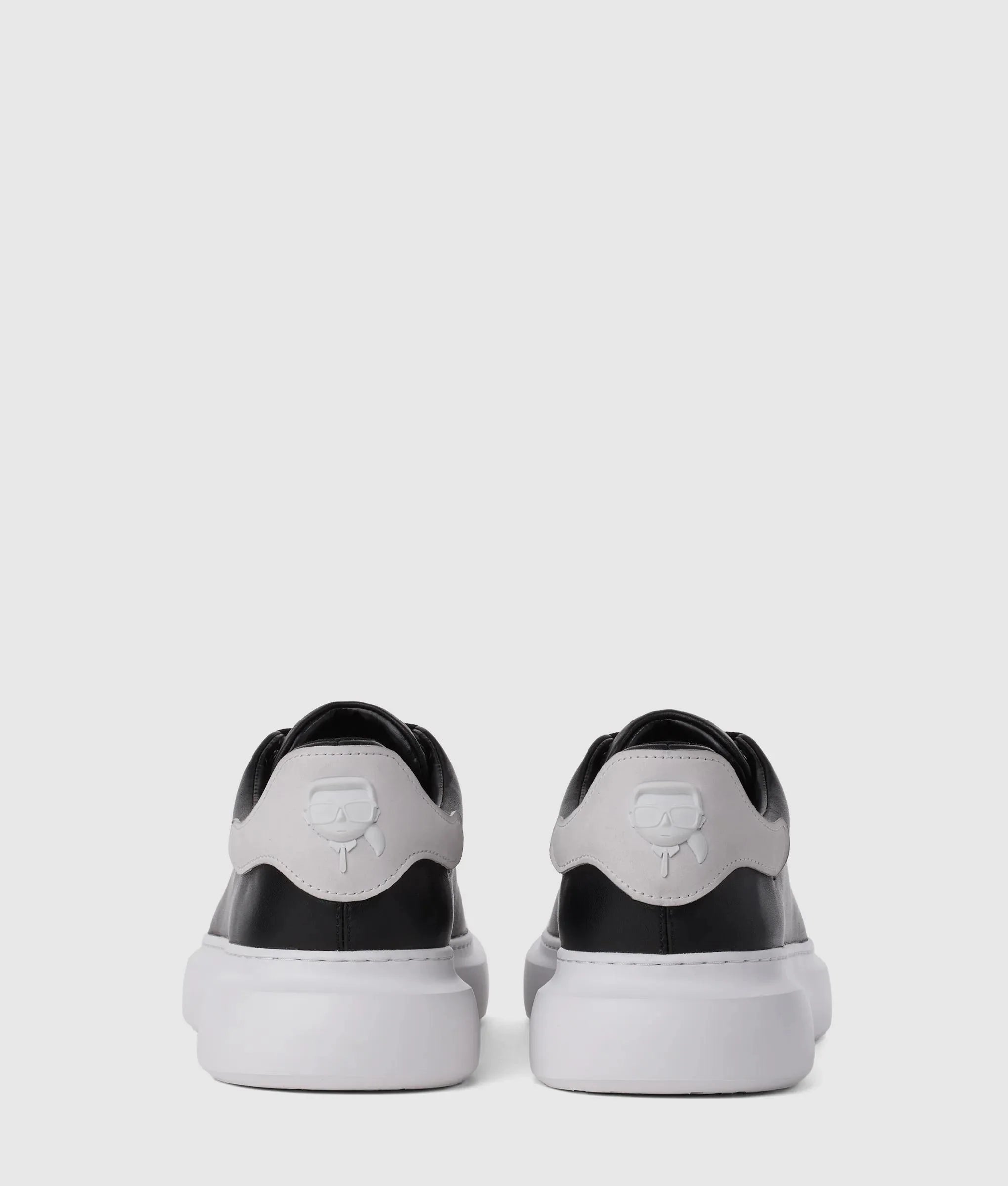 Ikon NFT kore sneakers