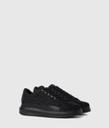Kapri Signia shine sneakers